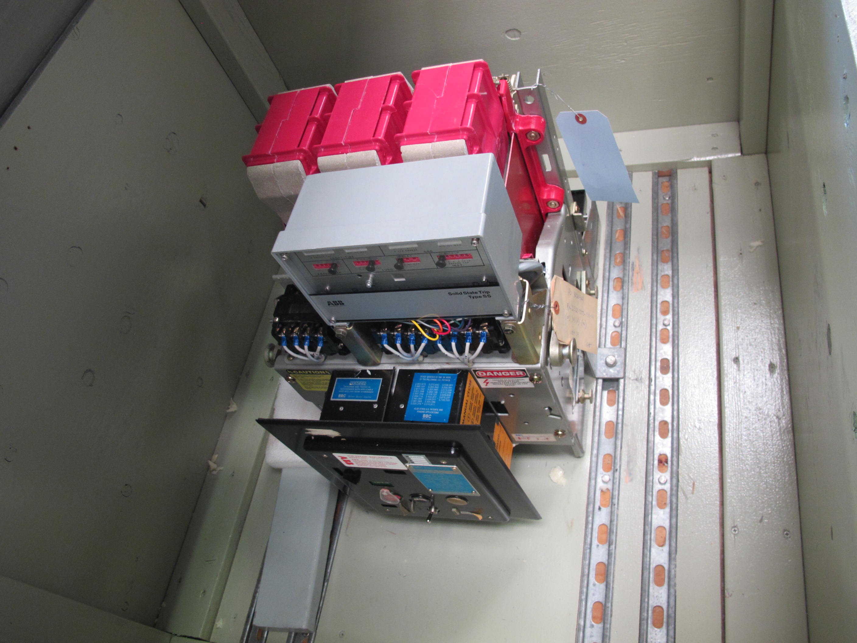 BREAKER, CIRCUIT TYPE, 50-225 AMP RATING, 240/480/600 AC VOLT RATING, 3 POLE, K 600 S KIND. ELECTRICALLY OPERATED, 600A FRAME SIZE CONSTRUCTION. K-600S. AMETEK MOTOR OPERATED COMPLETE PART NUMBER C1525-7773-131-07(00)(01)(18)(40) PLUS (64) FOR NUCLEAR CONTROL WIRE, PART # C1525-7773-131-01 (W-44) LOADING & HANDLING FEE $15-